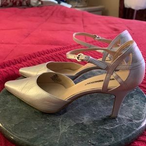 Classic. Soft leather pump